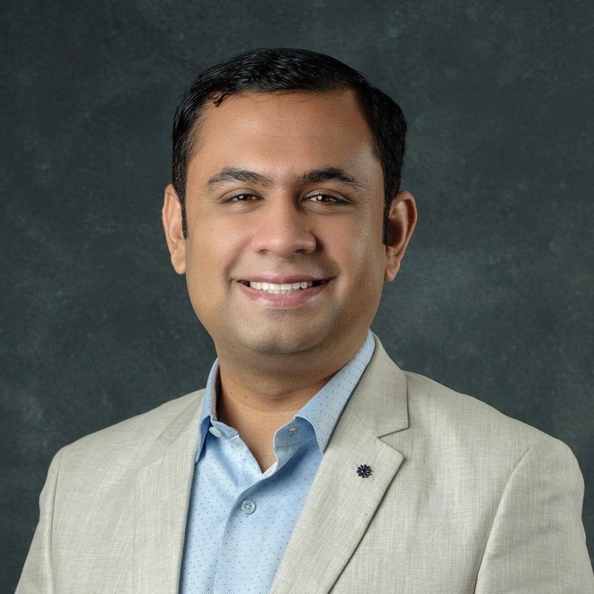 Harshil Mathur人物照片