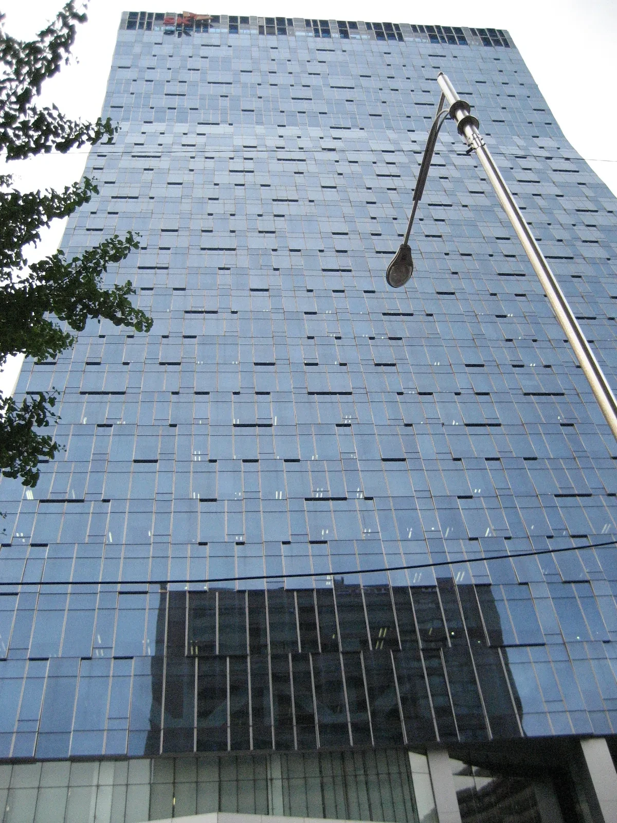 SK Square总部所在首尔T Tower实景。摄影：星組背番号10 / Wikimedia Commons（CC BY-SA 3.0）
