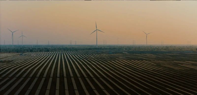 Adani Green印度风电与光伏发电项目实景