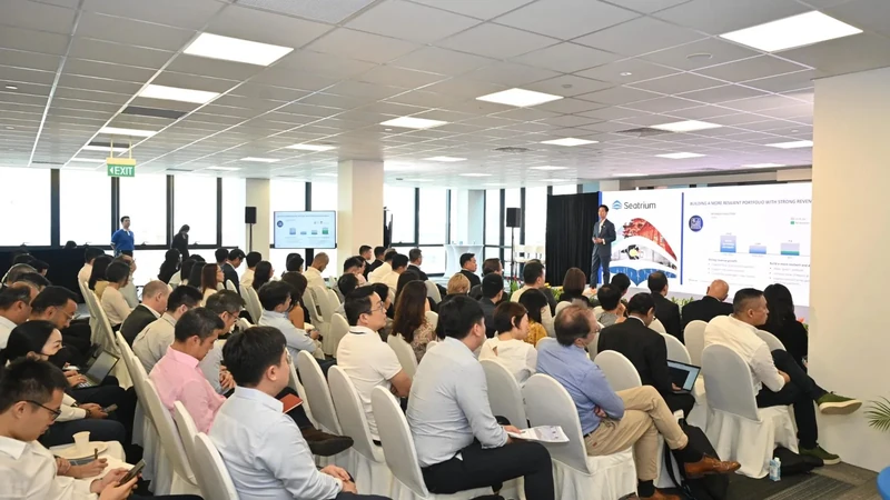 新加坡Seatrium投资者日现场，管理层向投资者介绍海工业务