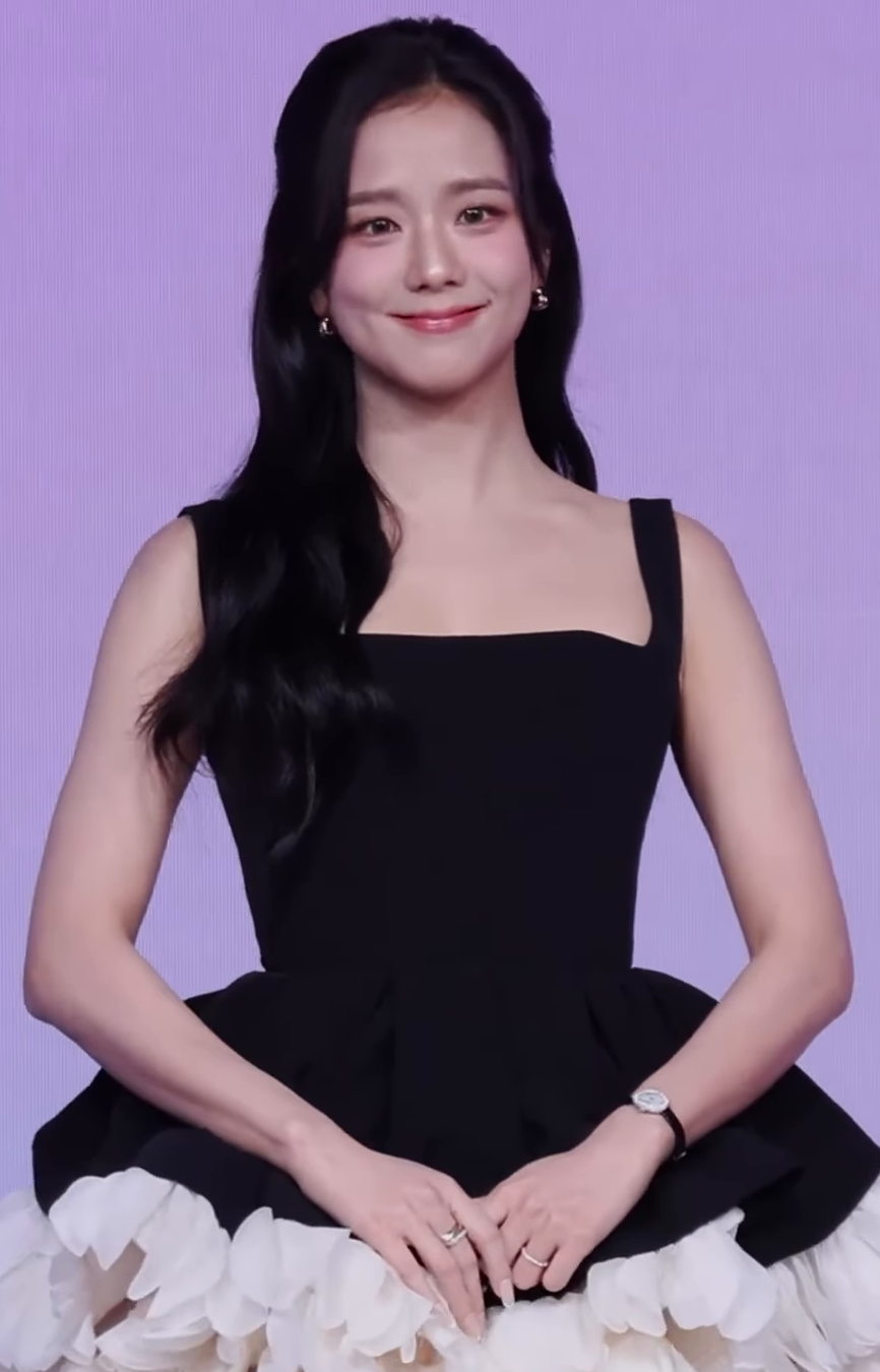 Jisoo《影响亚洲》领导力人物专栏编辑配图