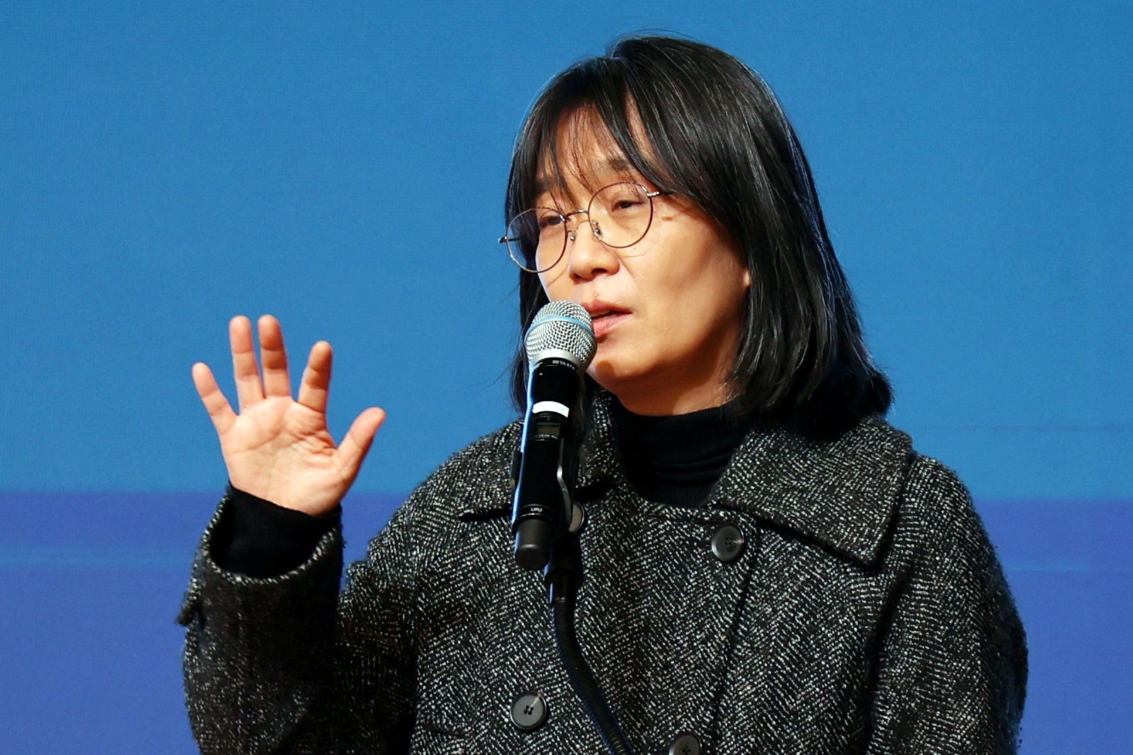Han Kang《影响亚洲》领导力人物特写的编辑配图