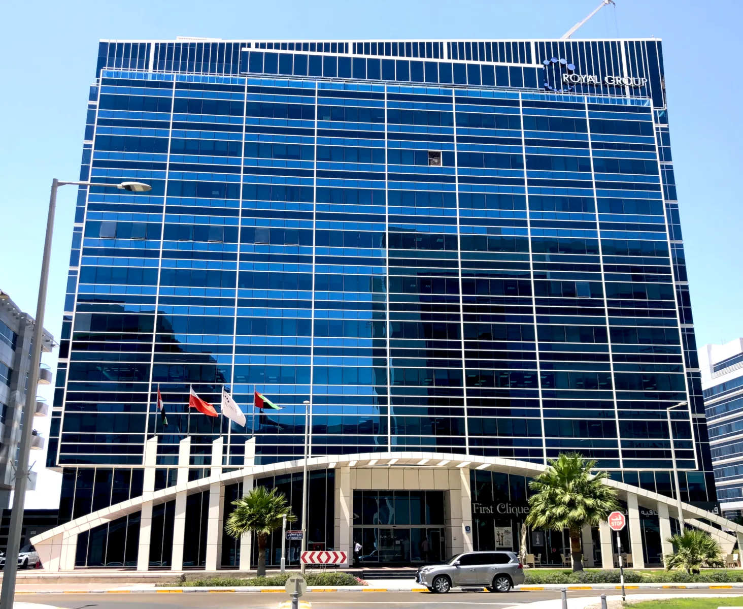 国际控股公司阿布扎比总部实景。图片：International Holding Company / Wikimedia Commons