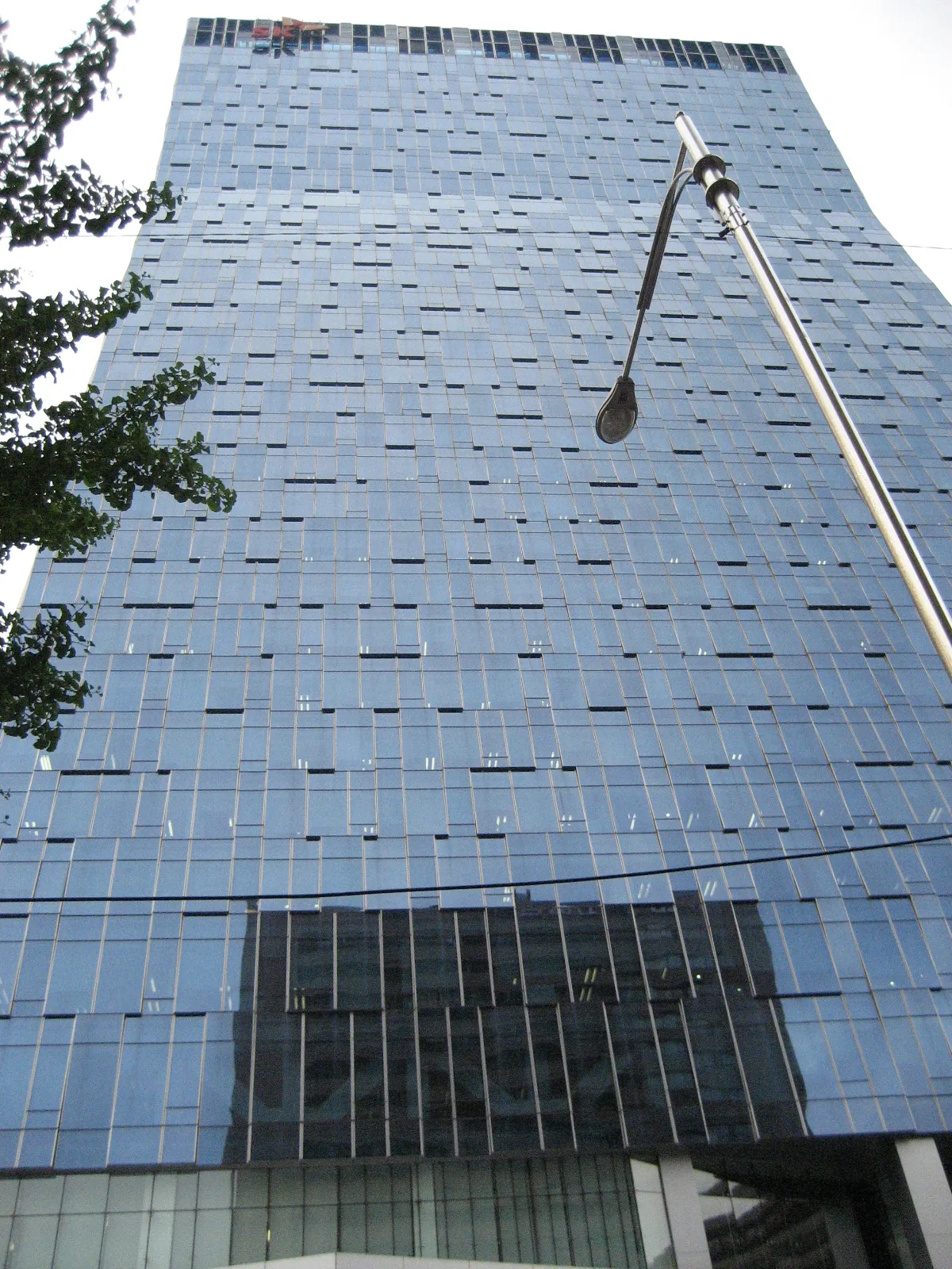 SK Square总部所在首尔T Tower实景。摄影：星組背番号10 / Wikimedia Commons（CC BY-SA 3.0）