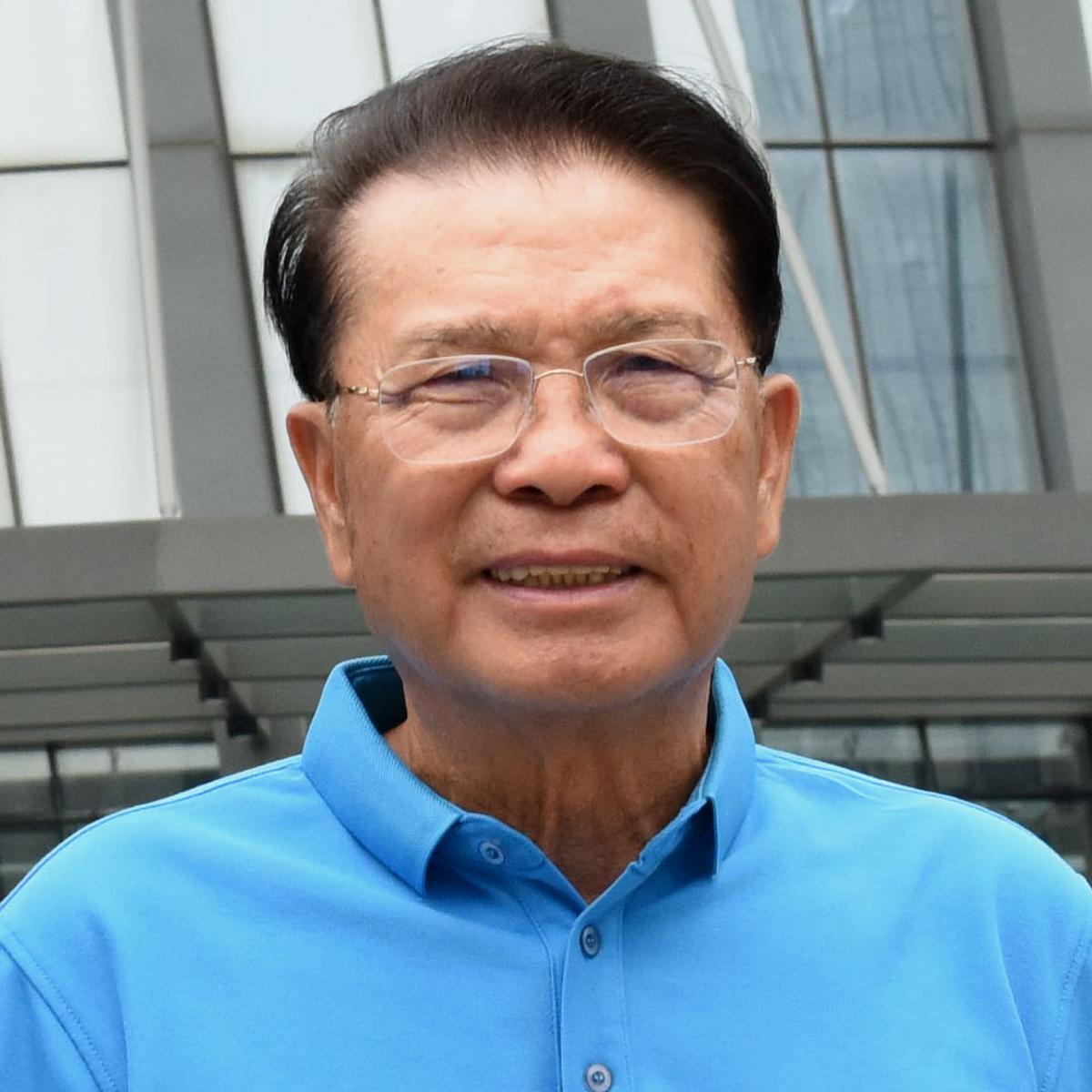 He Xiangjian & family肖像