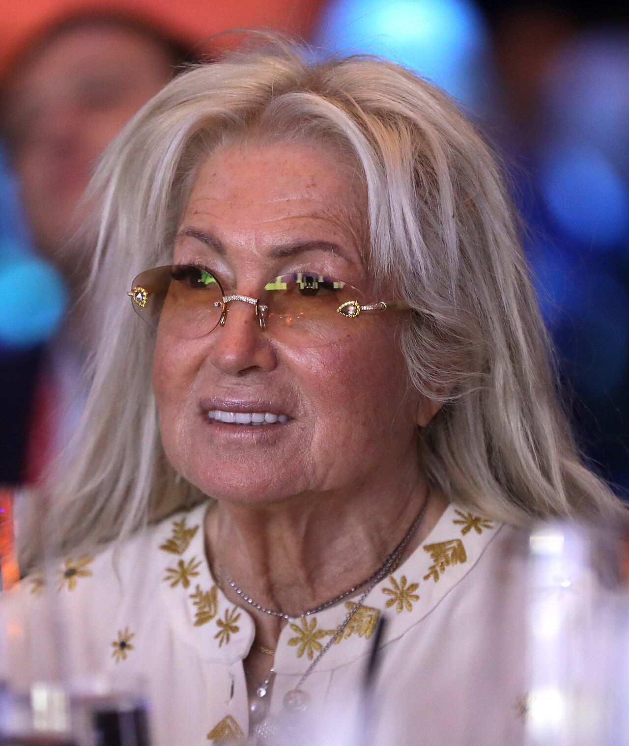 Miriam Adelson & family肖像